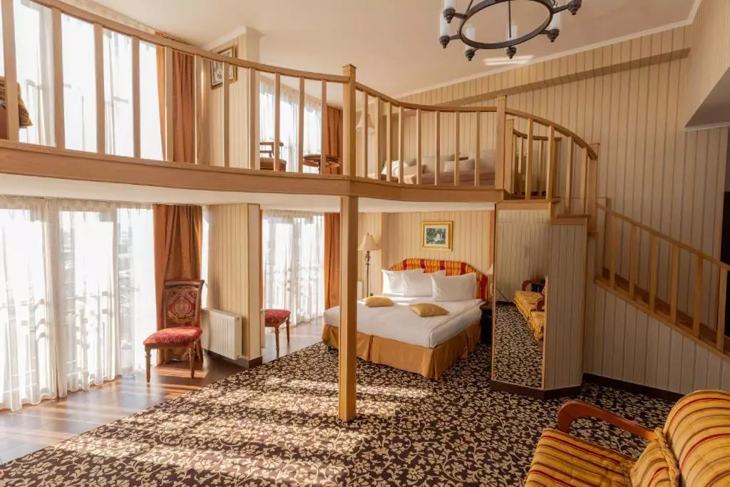 Shirak Hotel